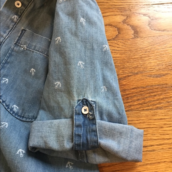 EUC CUTE TOMMY HILFIGER SHORT SLEEVE JEAN TOP - Picture 3 of 3